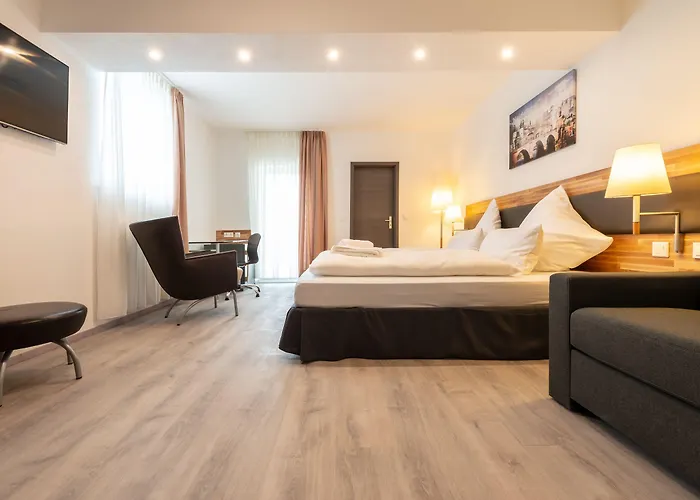 In Laisen Отель Ройтлинген